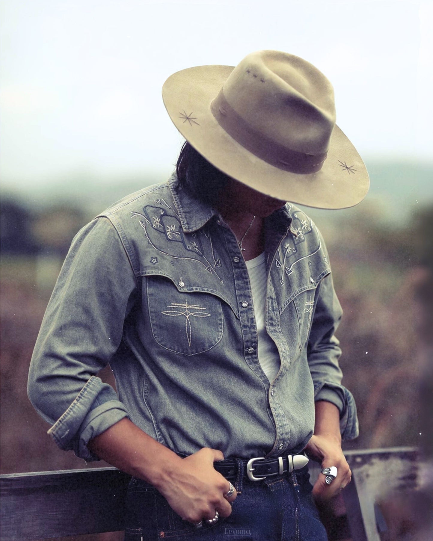 Men's Maverick Embroidered Washed Denim Western Long Sleeve Shirt