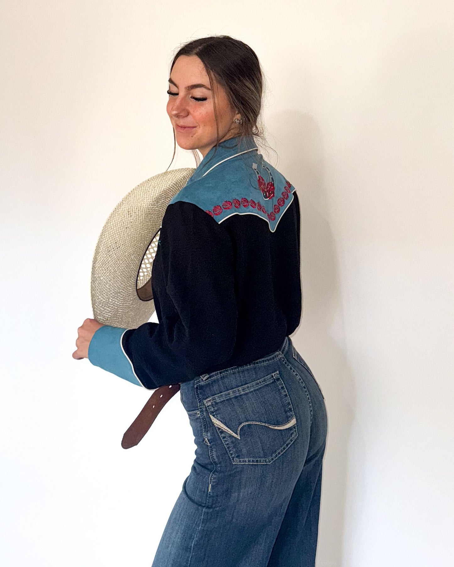 Women's Blue Valentine Embroidered Western Pearl Snap Shirt